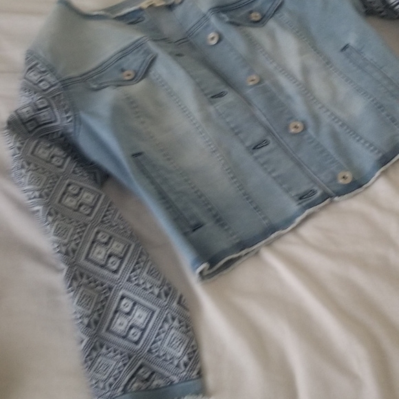 Jean Jacket - Picture 2 of 3